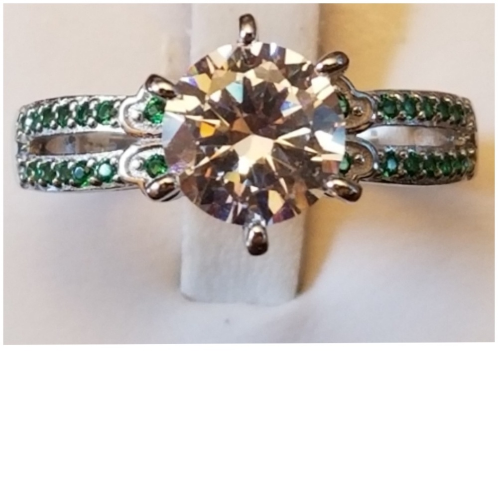 Genuine 3ct White Sapphire/Emeralds Ring Size 8